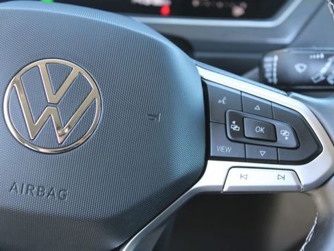 Used 2022 Volkswagen Tiguan SE image 22