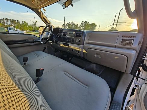 Used 2005 Ford F350 XL image 34