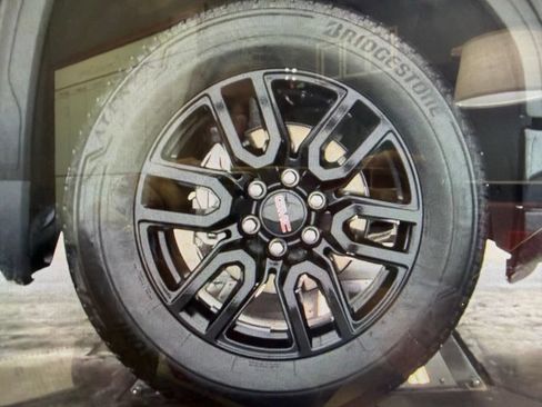 Used 2025 GMC Sierra 1500 Elevation AWD/4WD image 16