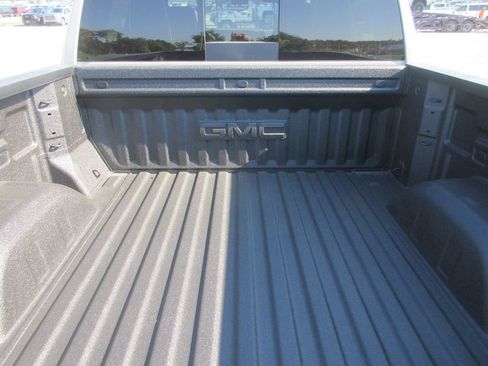 New 2026 GMC Sierra 1500 AT4X AWD/4WD image 6