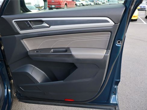 Used 2022 Volkswagen Atlas SEL R-Line image 28