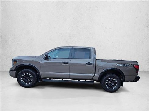 Used 2022 Nissan Titan PRO-4X w/ Pro-4x Convenience Package AWD/4WD image 8