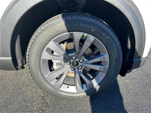 New 2026 Ford Explorer Active image 12