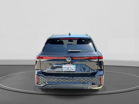 Used 2025 Volkswagen Tiguan SE R-Line FWD image 4