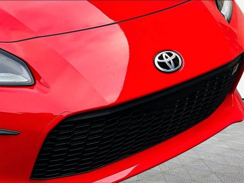 Used 2023 Toyota GR86 RWD image 28