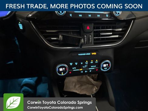 Used 2020 Ford Escape Titanium FWD image 8