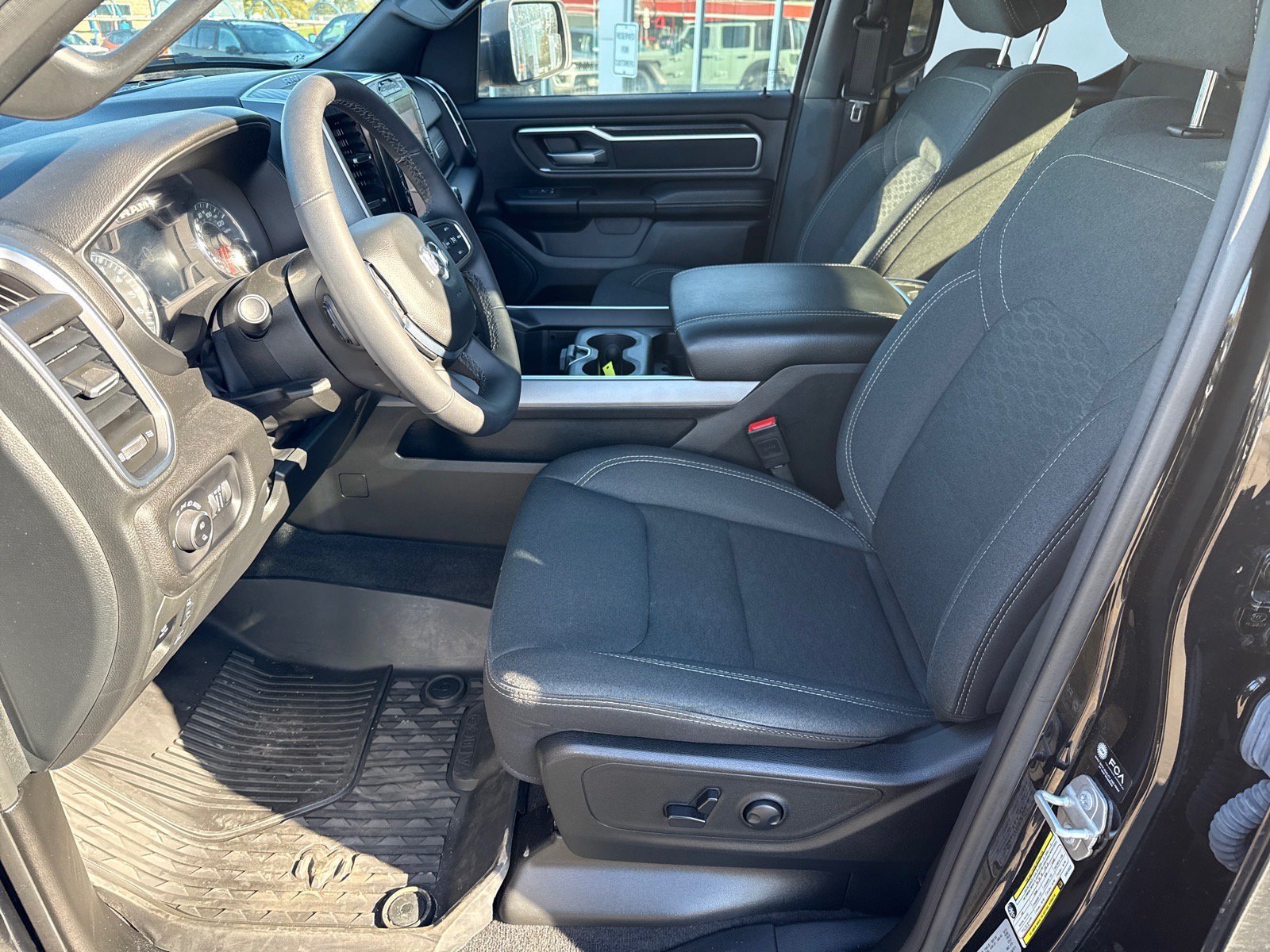 Used 2025 RAM 1500 Big Horn AWD/4WD image 9