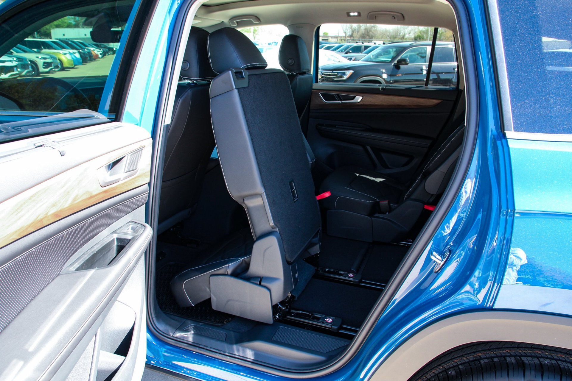 Certified 2026 Volkswagen Atlas SE FWD image 29