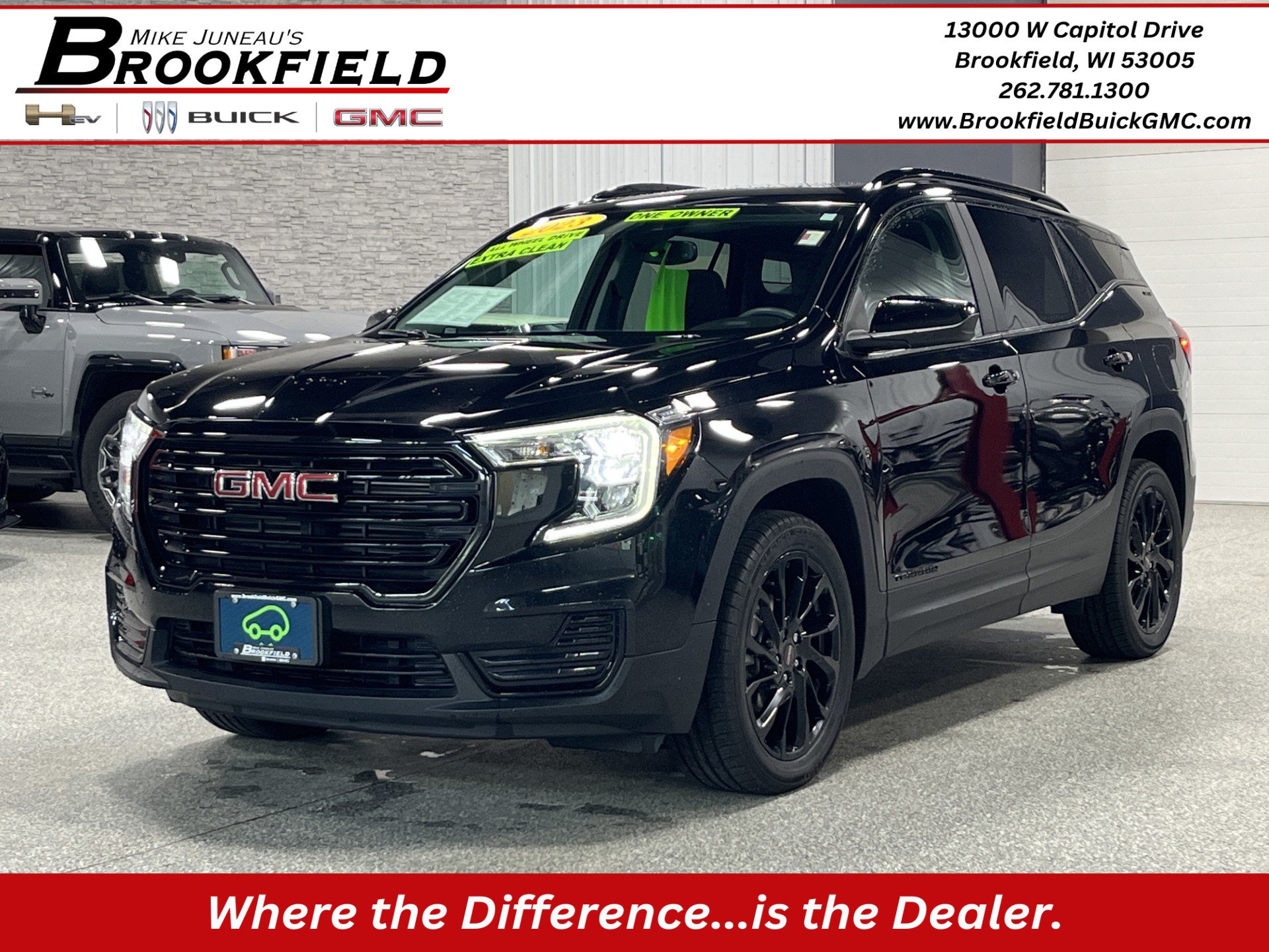 Certified 2023 GMC Terrain SLE w/ Driver Convenience Package AWD/4WD image 1