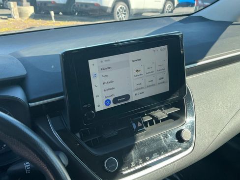 Used 2023 Toyota Corolla LE image 17