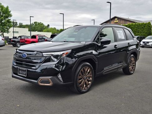 Used 2025 Subaru Forester Sport AWD/4WD image 7