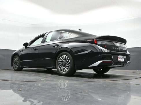 Used 2025 Hyundai Sonata Limited FWD image 46
