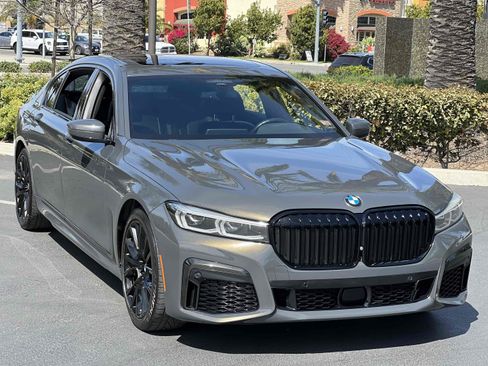 Used 2022 BMW 740i 740i - DRIVING ASSISTANCE PROF w/ M Sport Package image 19