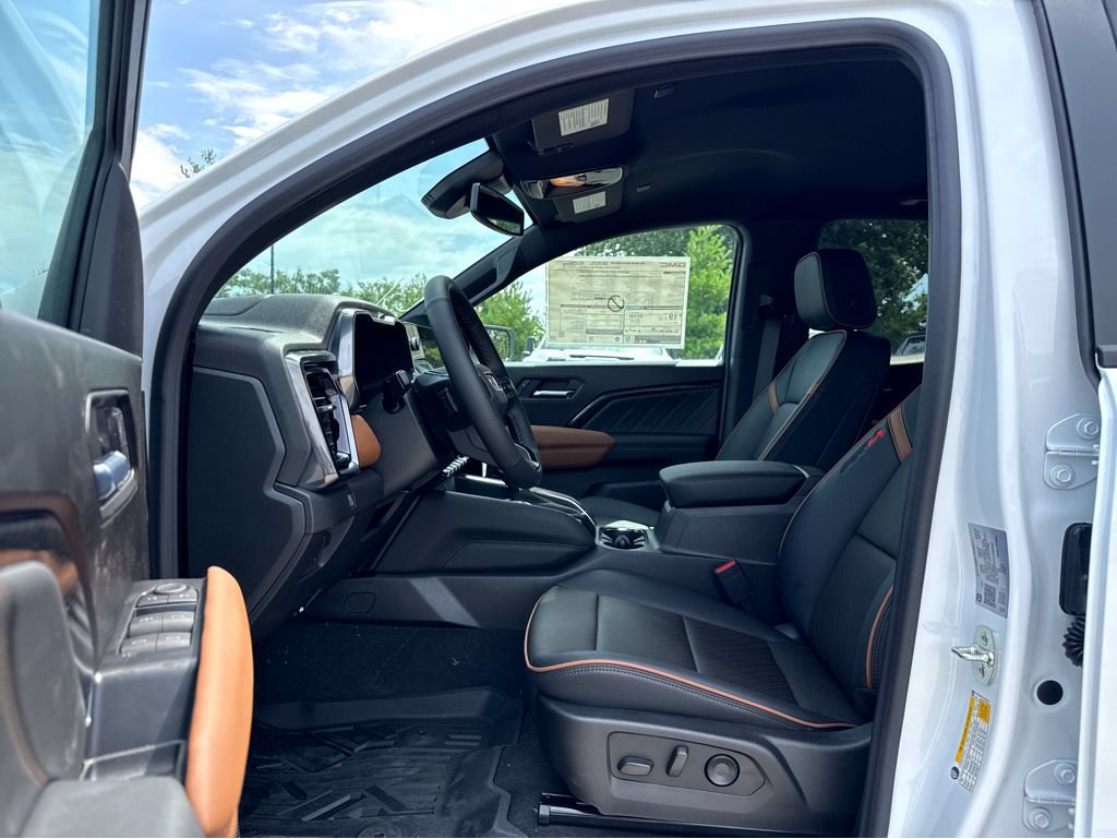 New 2026 GMC Canyon AT4 w/ AT4 Premium Package AWD/4WD image 8