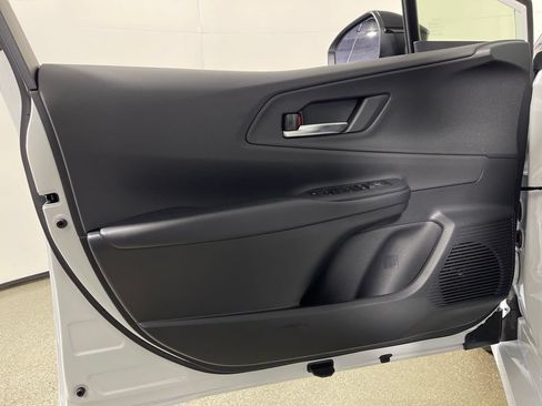 New 2026 Toyota Prius Plug-In Hybrid FWD image 17