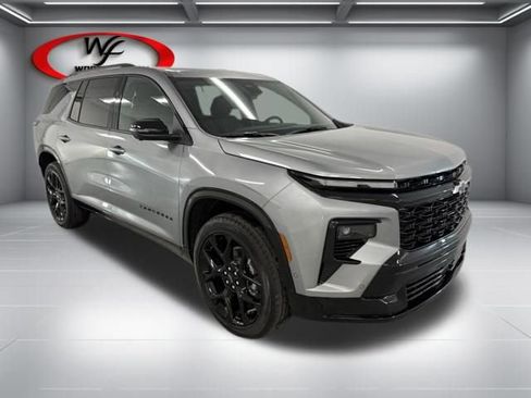 New 2026 Chevrolet Traverse RS w/ LPO, Floor Liner Package image 3