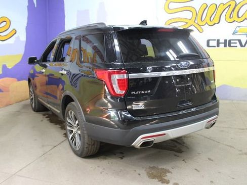 Used 2017 Ford Explorer Platinum AWD/4WD image 6