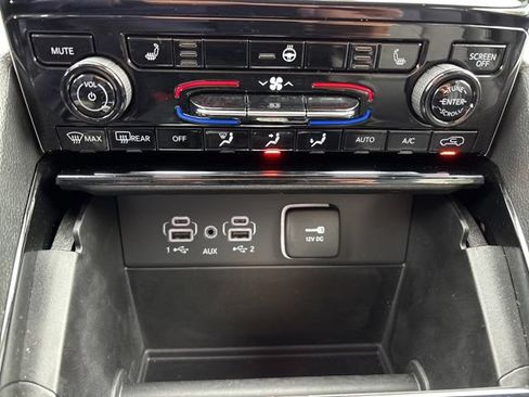 Used 2023 Jeep Grand Cherokee L Limited AWD/4WD image 25