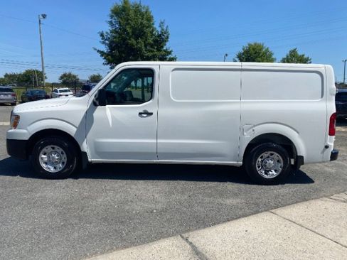 Used 2021 Nissan NV 1500 SV RWD image 2