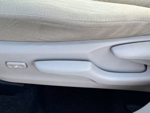 Used 2014 Toyota Prius V Three FWD image 19