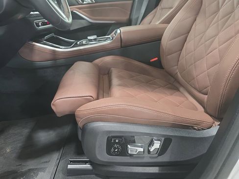 Used 2026 BMW X5 sDrive40i w/ M Sport Package image 23