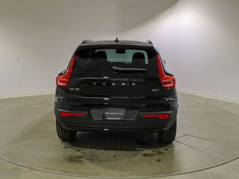 New 2026 Volvo XC40 B5 Plus w/ Climate Package AWD/4WD image 4
