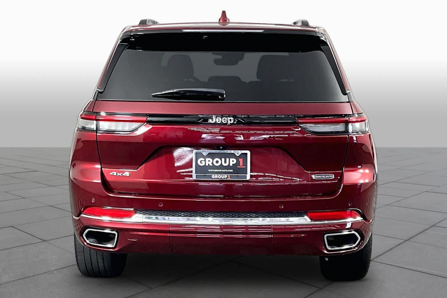 Used 2022 Jeep Grand Cherokee Overland AWD/4WD image 5
