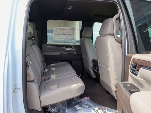 New 2026 GMC Sierra 2500 SLT w/ SLT Premium Package image 31