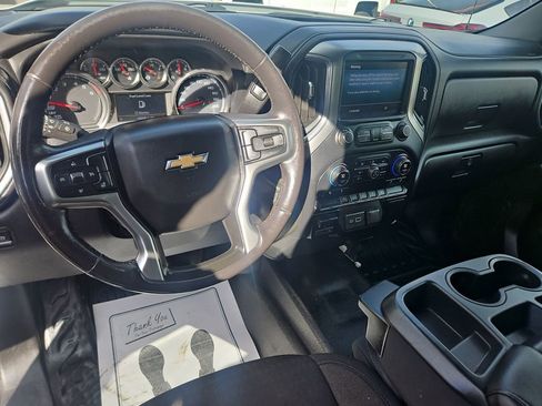 Used 2020 Chevrolet Silverado 1500 LT image 12
