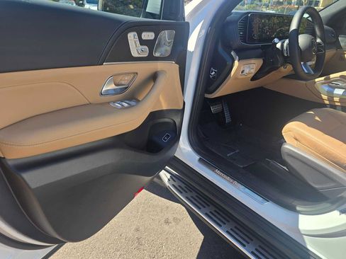 Used 2026 Mercedes-Benz GLS 580 4MATIC image 25