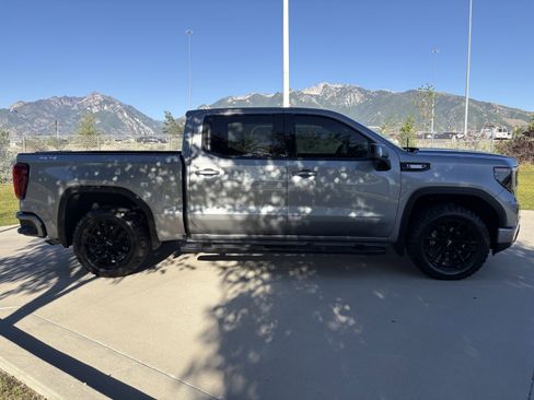Used 2025 GMC Sierra 1500 Elevation w/ Elevation Premium Package AWD/4WD image 6