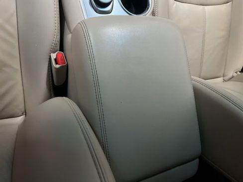 Used 2018 Nissan Pathfinder SL w/ Cargo Package image 17