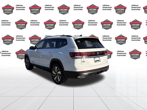 Used 2024 Volkswagen Atlas SE image 3