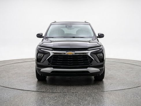 Used 2025 Chevrolet TrailBlazer LT FWD image 2