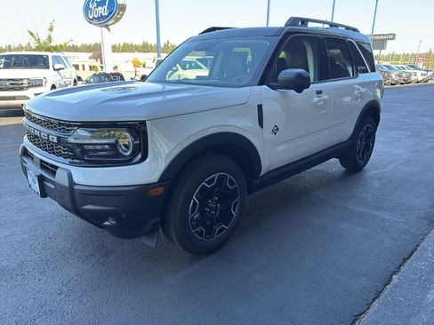 Used 2025 Ford Bronco Sport Outer Banks w/ Outer Banks Tech Package+ image 3