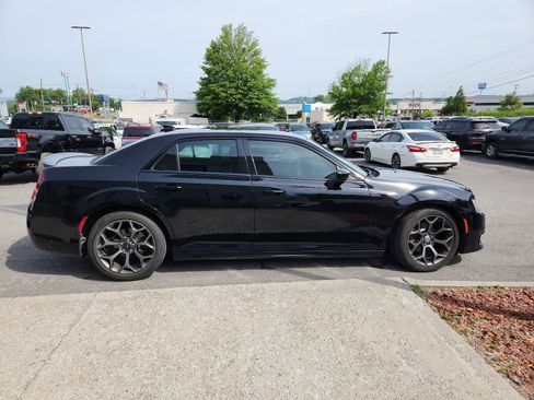 Used 2017 Chrysler 300 S w/ S Model Appearance Package RWD image 6