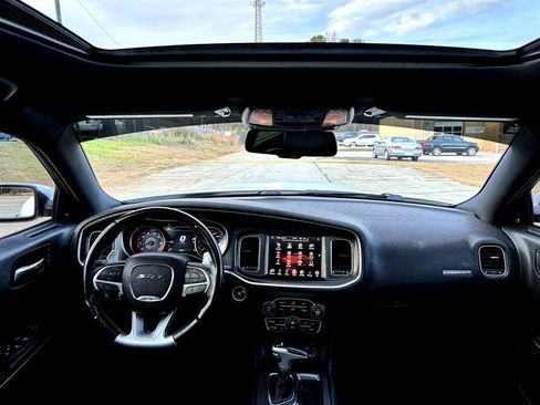 Used 2016 Dodge Charger SRT image 15