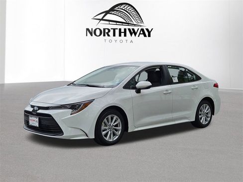 New 2026 Toyota Corolla LE image 6