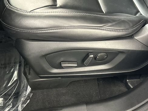 Used 2022 Ford Explorer XLT w/ Equipment Group 202A image 20