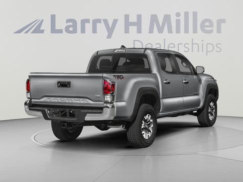 Used 2021 Toyota Tacoma TRD Off-Road w/ Technology Package AWD/4WD image 2