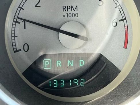 Used 2009 Chrysler Sebring Touring FWD image 10