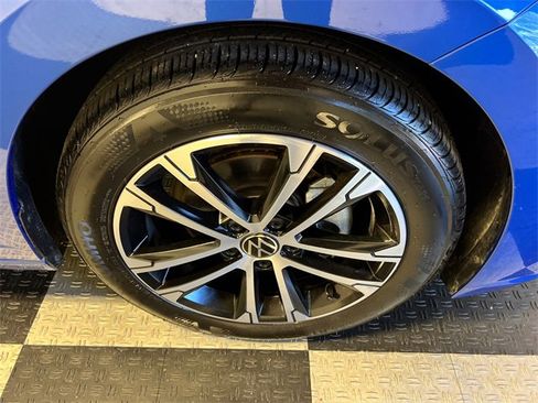 Certified 2024 Volkswagen Jetta Sport image 9