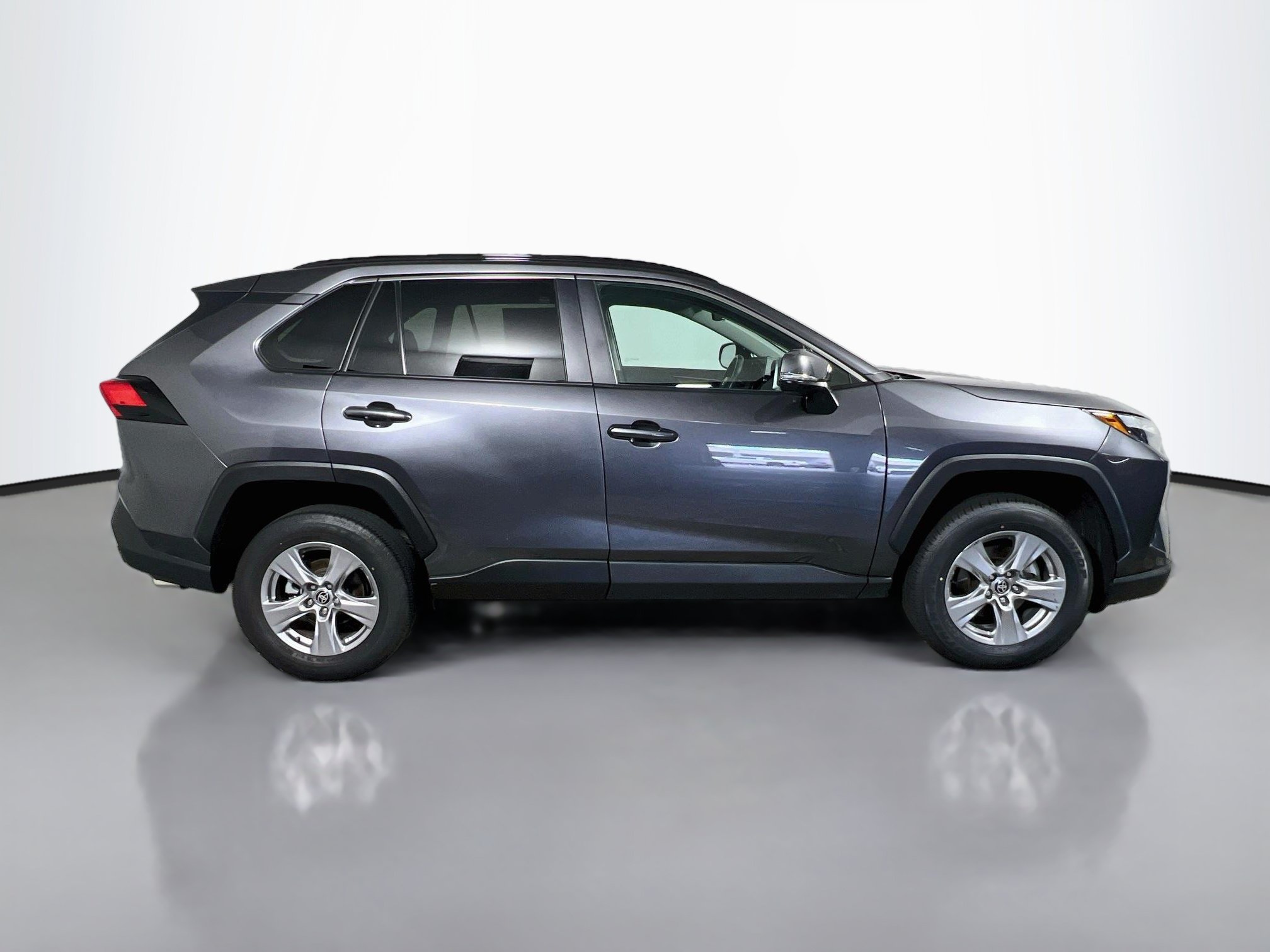 Used 2025 Toyota RAV4 XLE FWD image 3