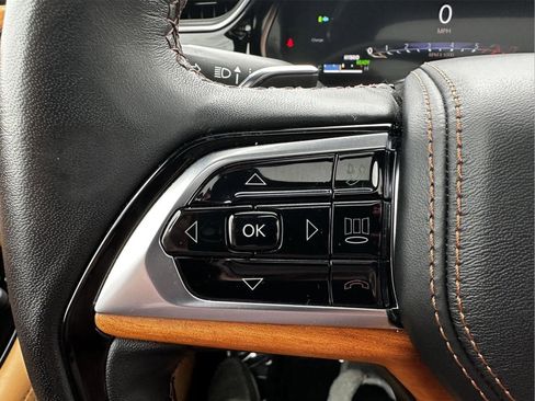 Used 2023 Jeep Grand Cherokee Summit image 16