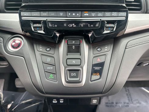 Certified 2025 Honda Odyssey Sport-L image 18