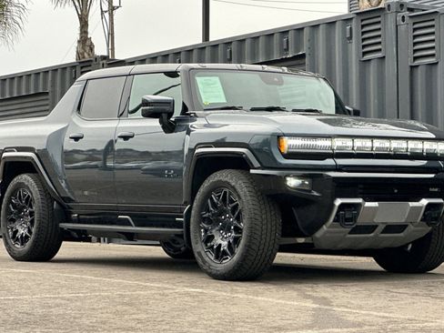 Used 2025 GMC Hummer EV 3X w/ LPO, Dark Essentials Package image 10