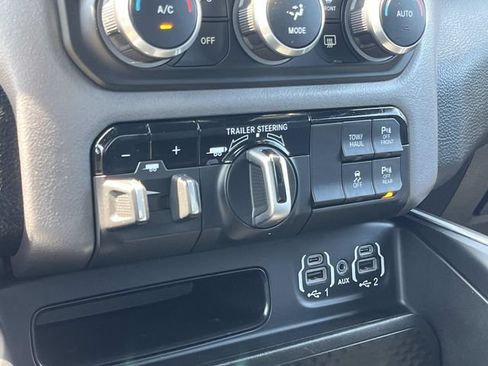 Used 2022 RAM 1500 Big Horn AWD/4WD image 31