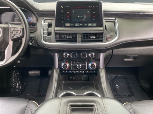 Used 2024 GMC Yukon XL SLT AWD/4WD image 11