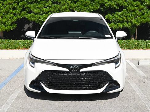 Used 2023 Toyota Corolla SE FWD image 2