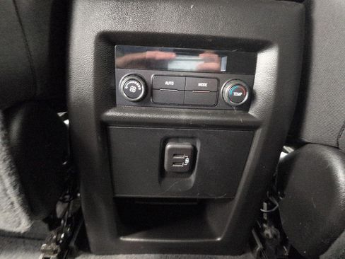 Used 2023 Chevrolet Traverse LT AWD/4WD image 23